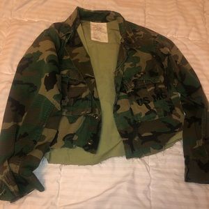 CROPPED CAMO JACKET